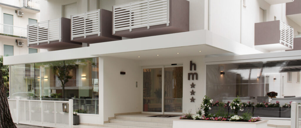 foto esterno hotel ingresso